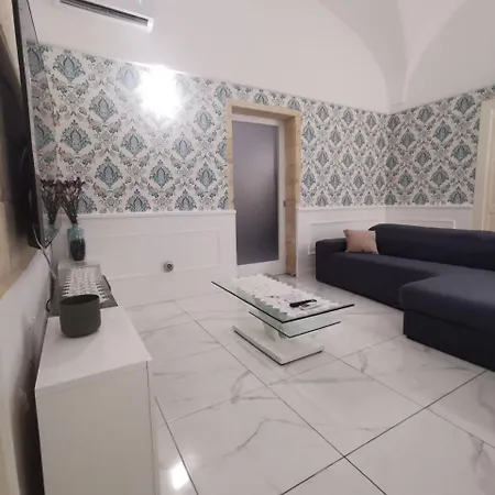 Dimora San Biagio Suites&apartment לצ'ה