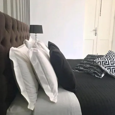 Dimora San Biagio Suites&apartment לינה וארוחת בוקר לצ'ה