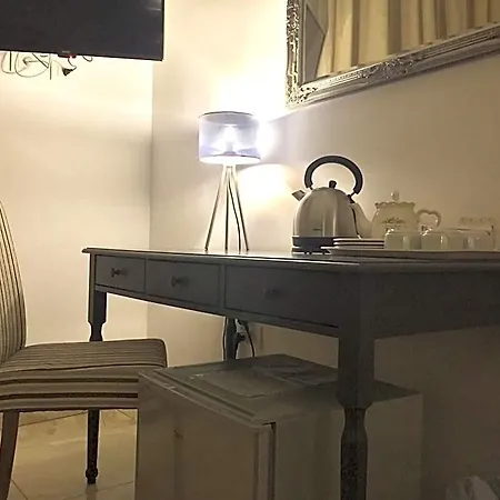 Dimora San Biagio Suites&apartment לינה וארוחת בוקר לצ'ה